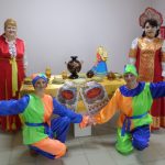 Русская, старинная, румяная, да блинная. Русская, старинная, румяная, да блинная.